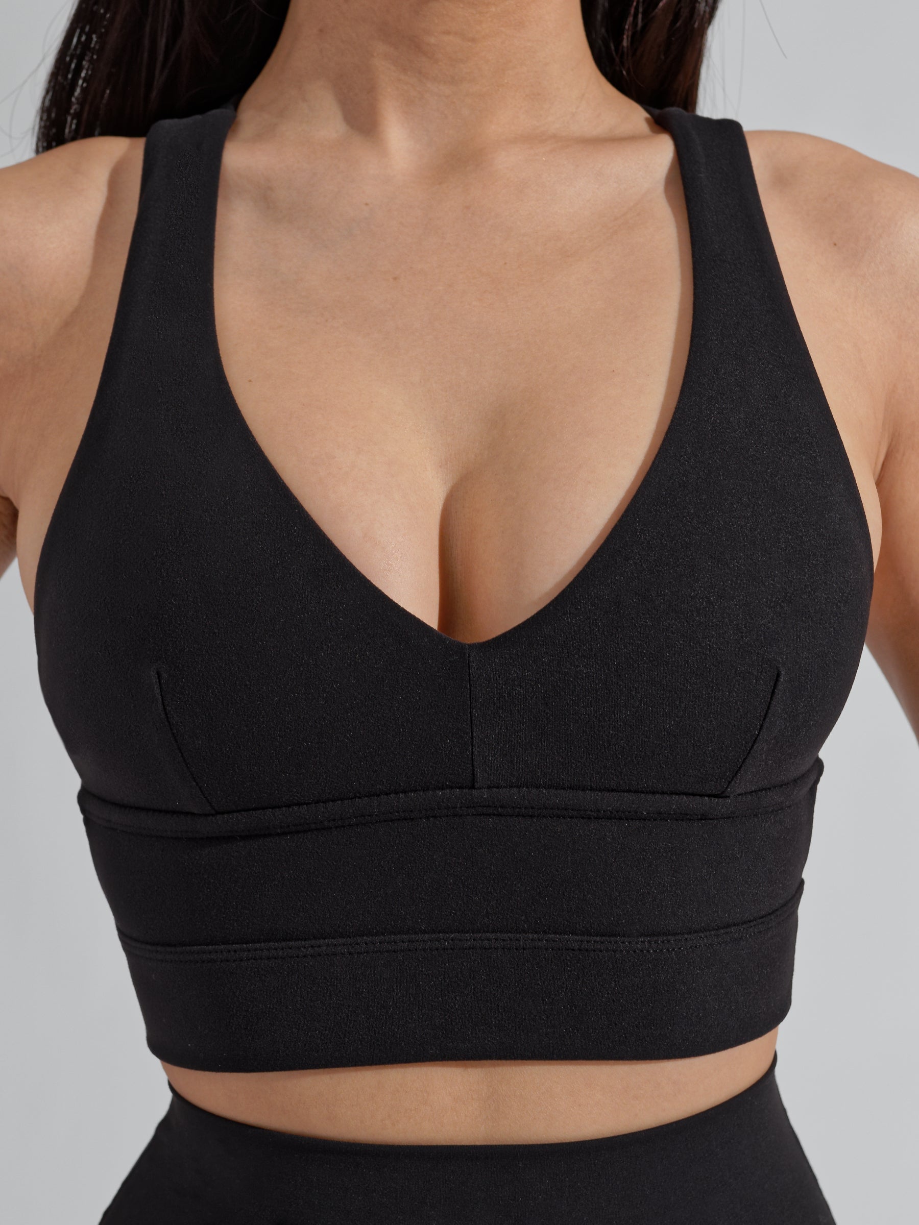Alpha Sports Bra - Onyx Black