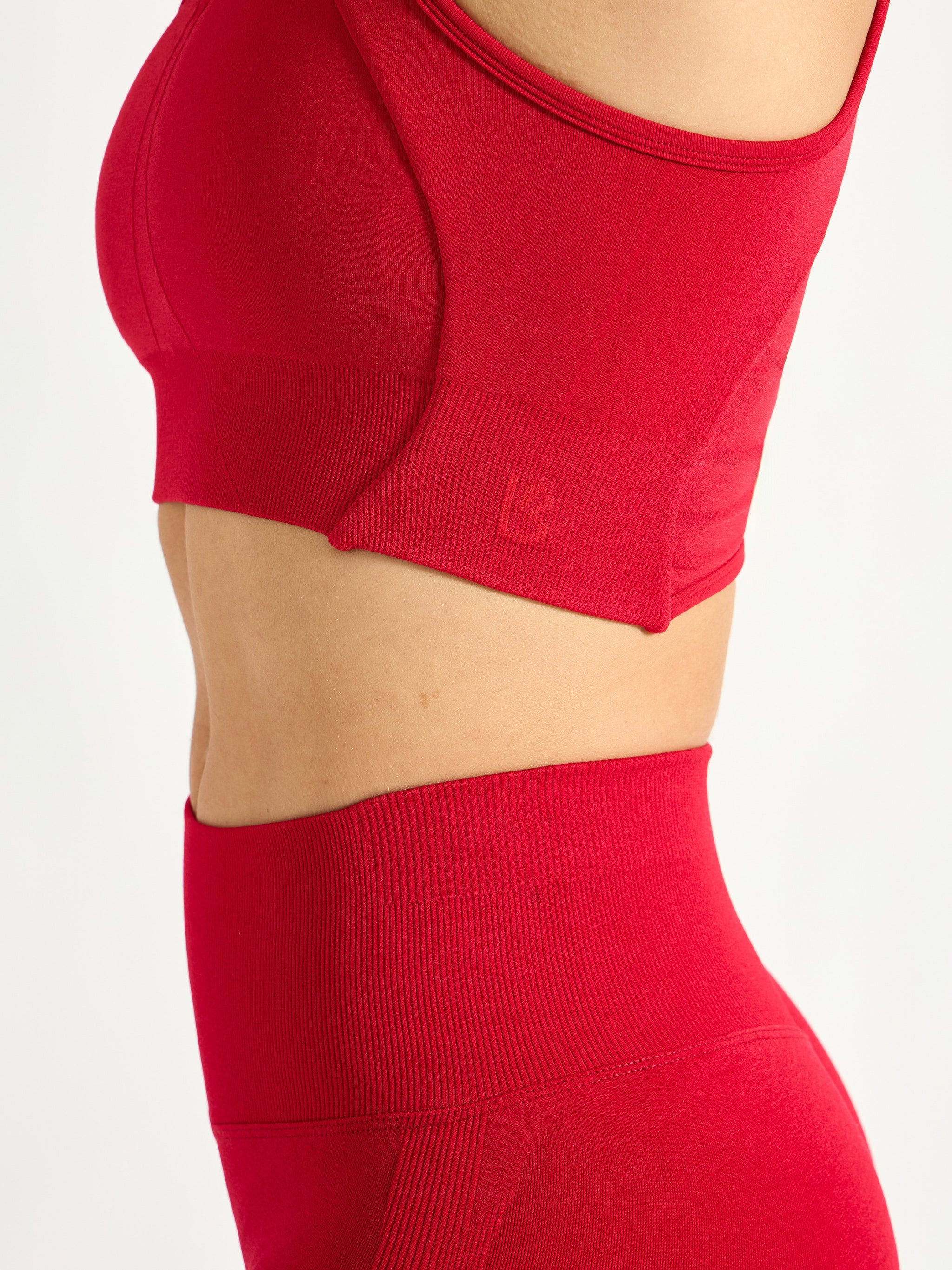 Form Seamless Sports Bra - Lipstick Red