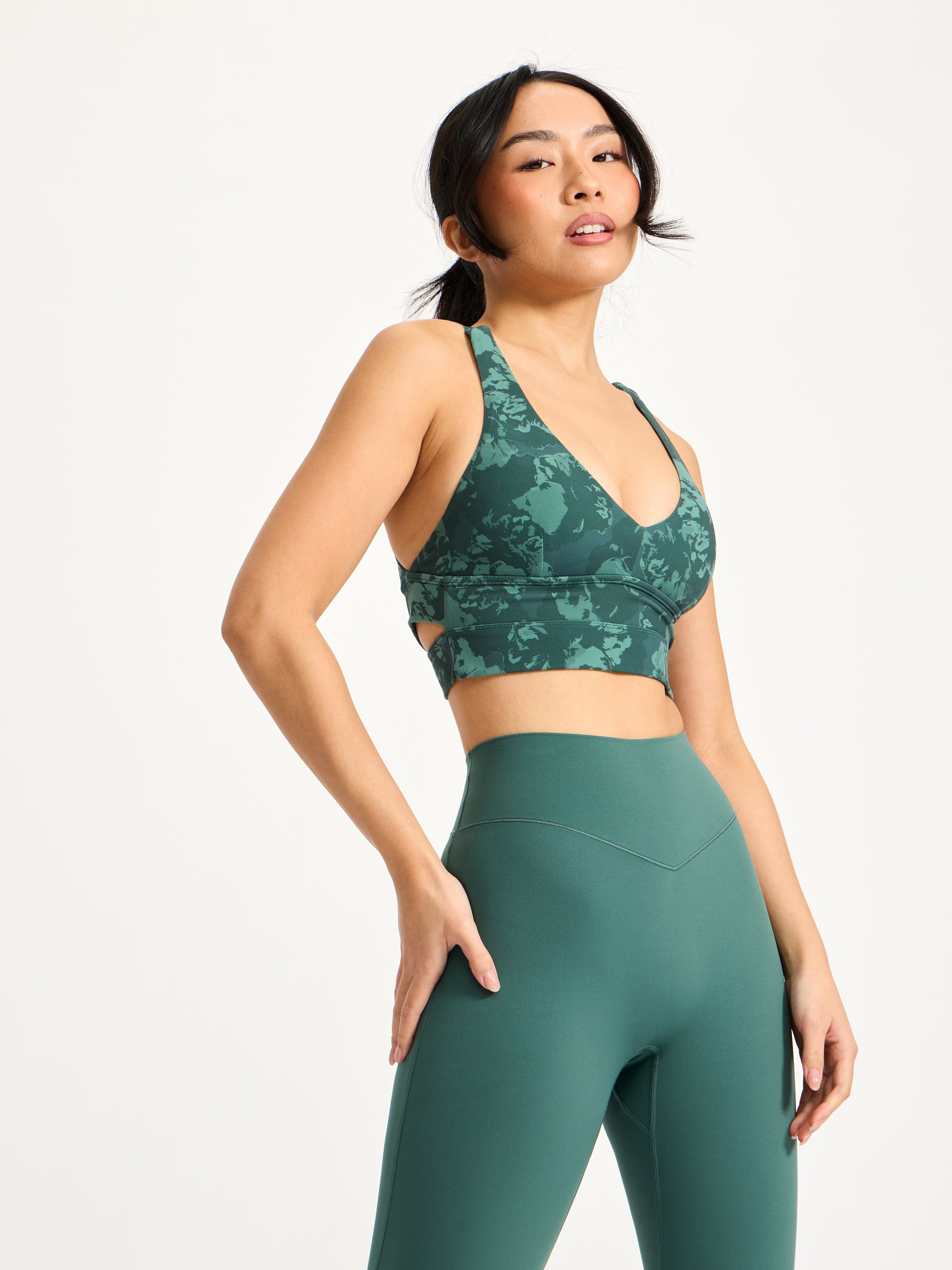 Alpha Sports Bra - Ivy Dahlia