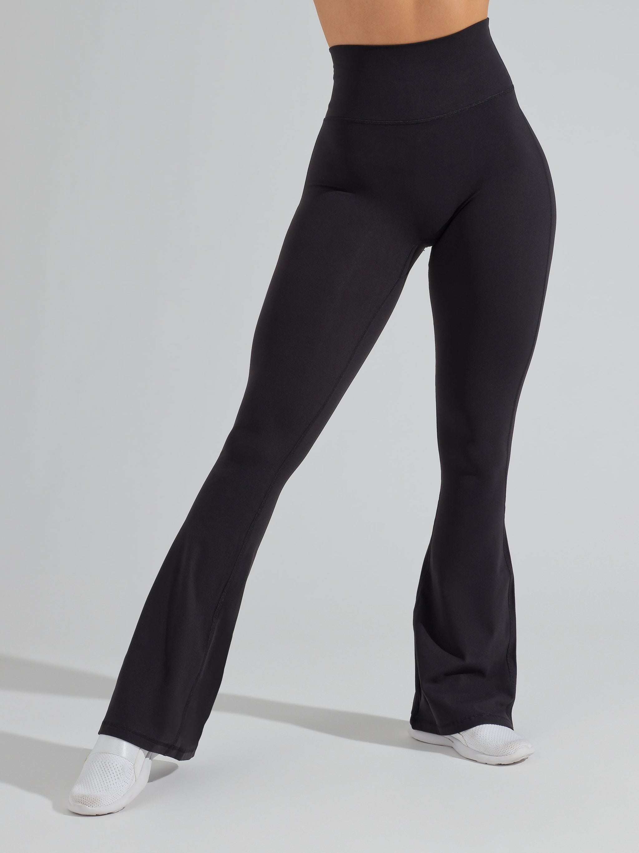 Foxy Flare Legging - Onyx Black