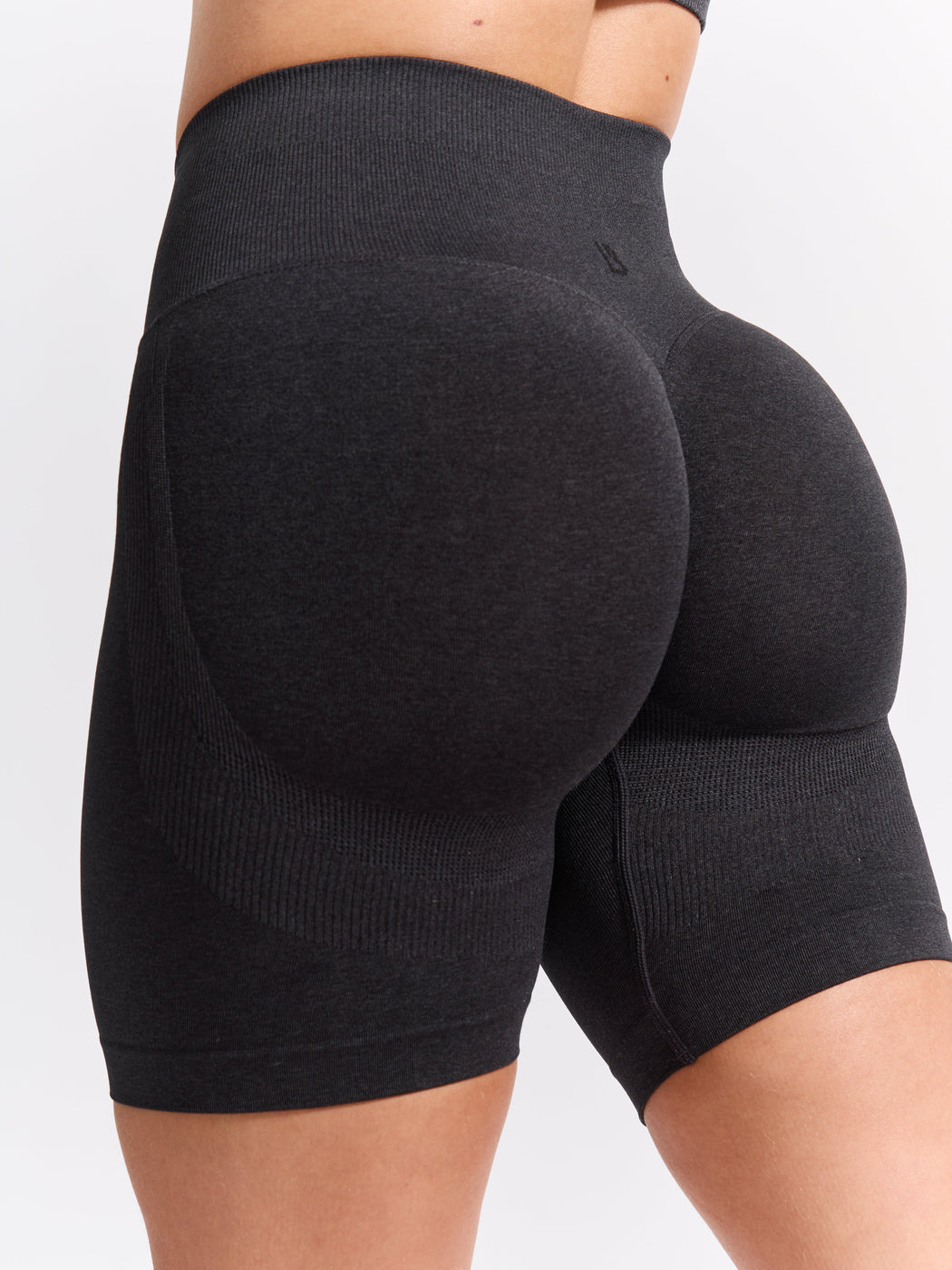 Miracle Seamless Short 6" - Charcoal