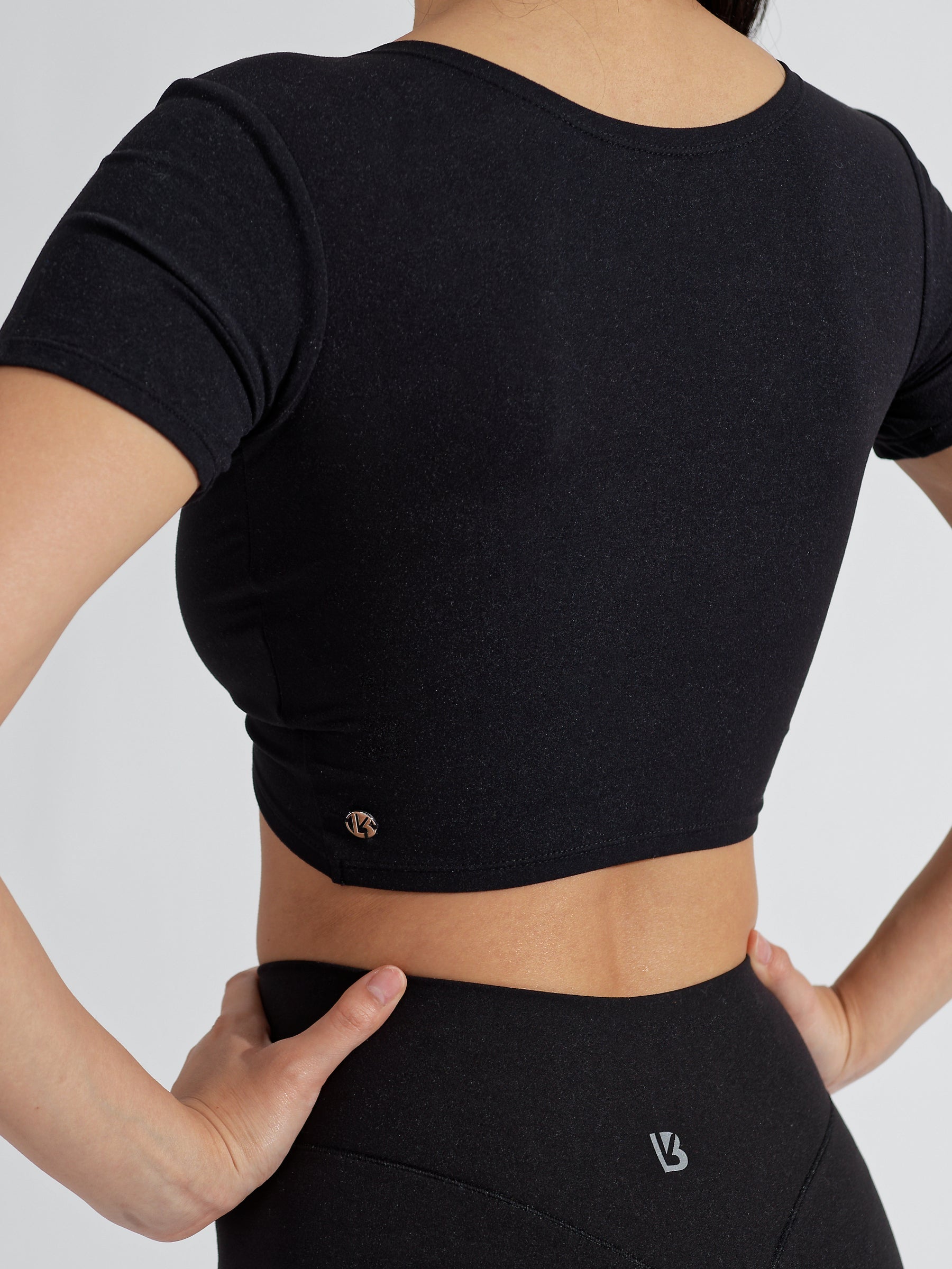 AirKnit Reversible Crop - Onyx Black