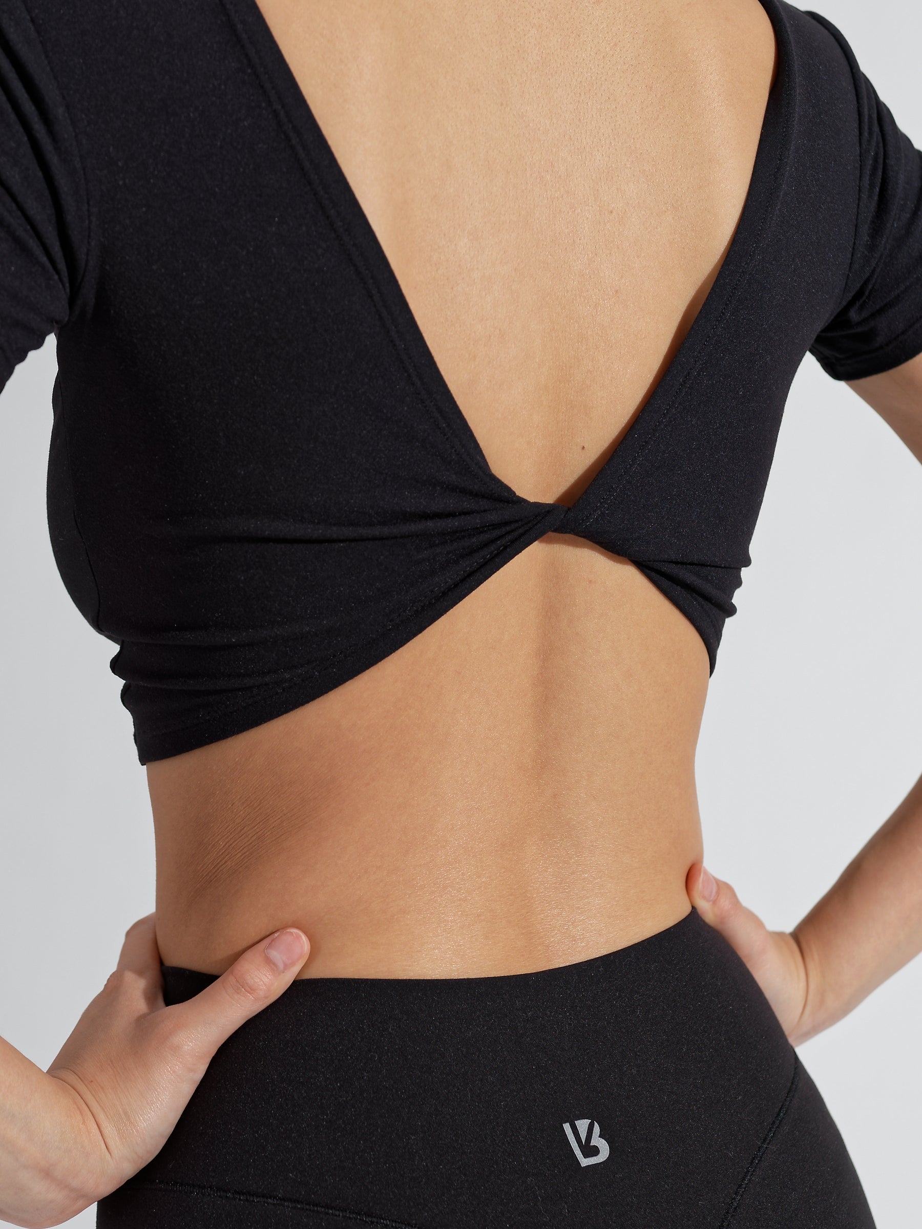 AirKnit Reversible Crop - Onyx Black