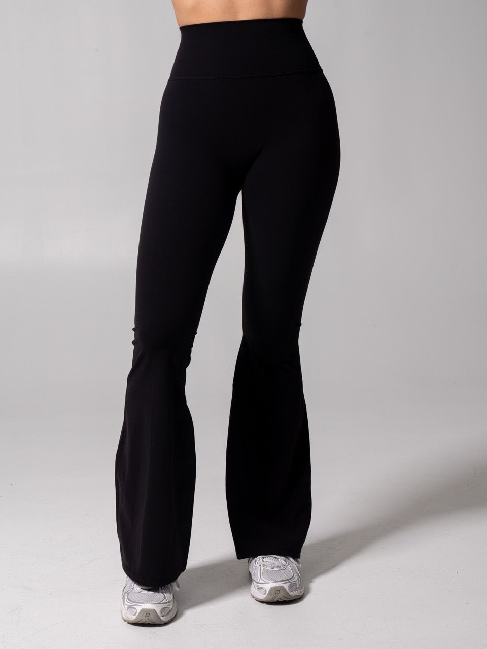 Legacy Flare Legging - Onyx Black