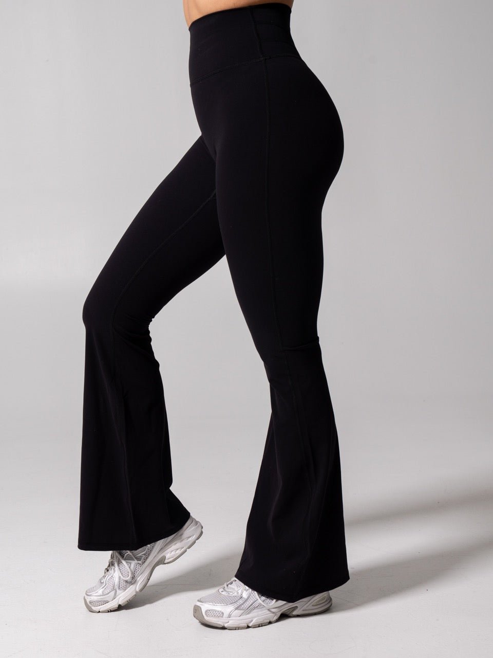 Legacy Flare Legging - Onyx Black