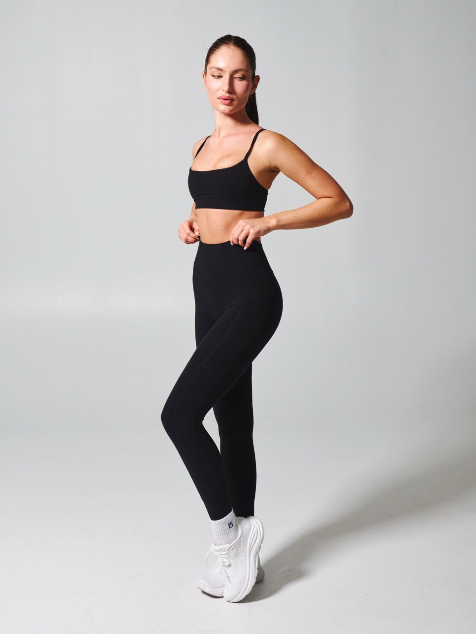 Contour Pocket Legging - Onyx Black