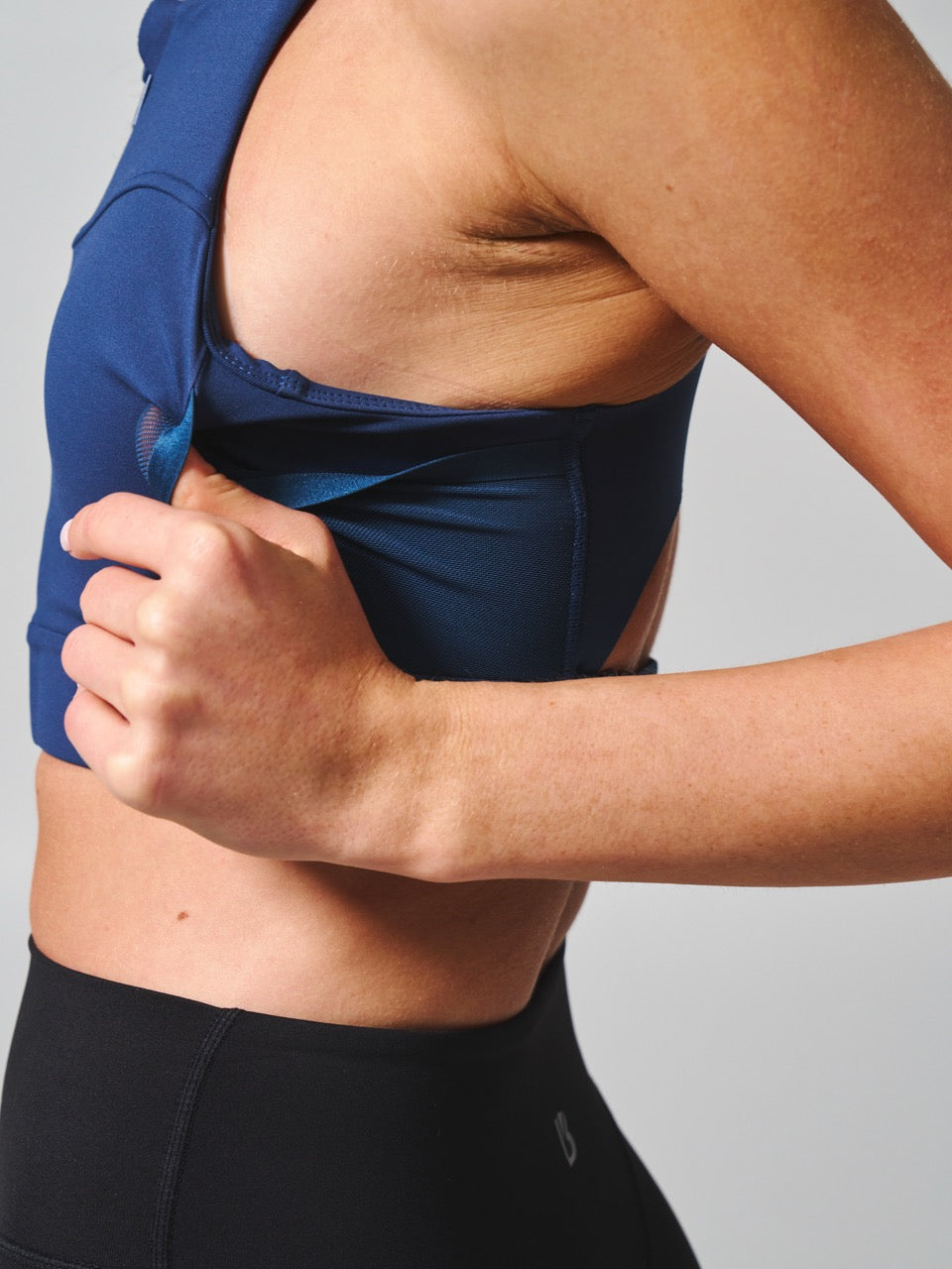 Wicked Zip Sports Bra - Baked Blue