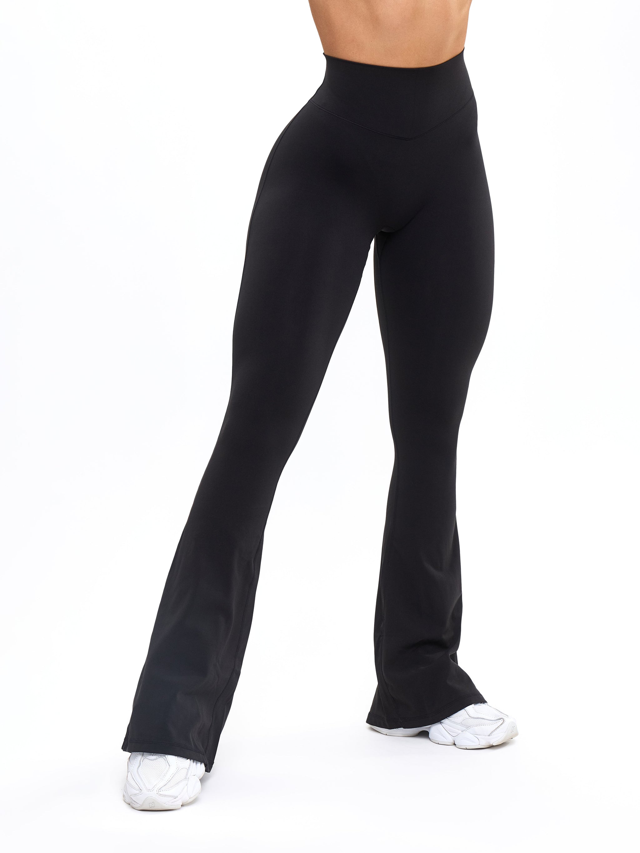 Aggressive Scrunch Flare Legging - Onyx Black