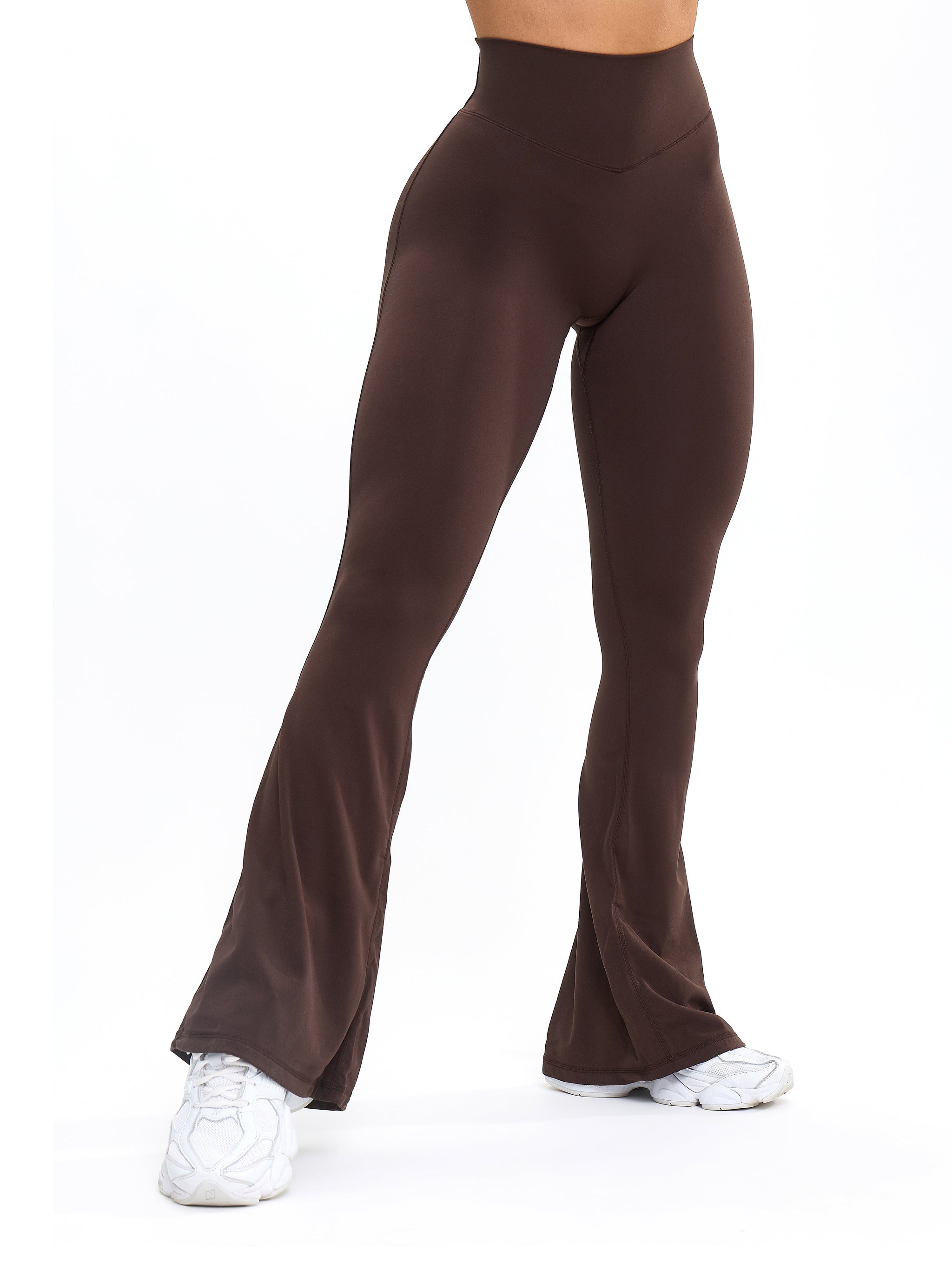 Aggressive Scrunch Flare Legging - Cold Brew