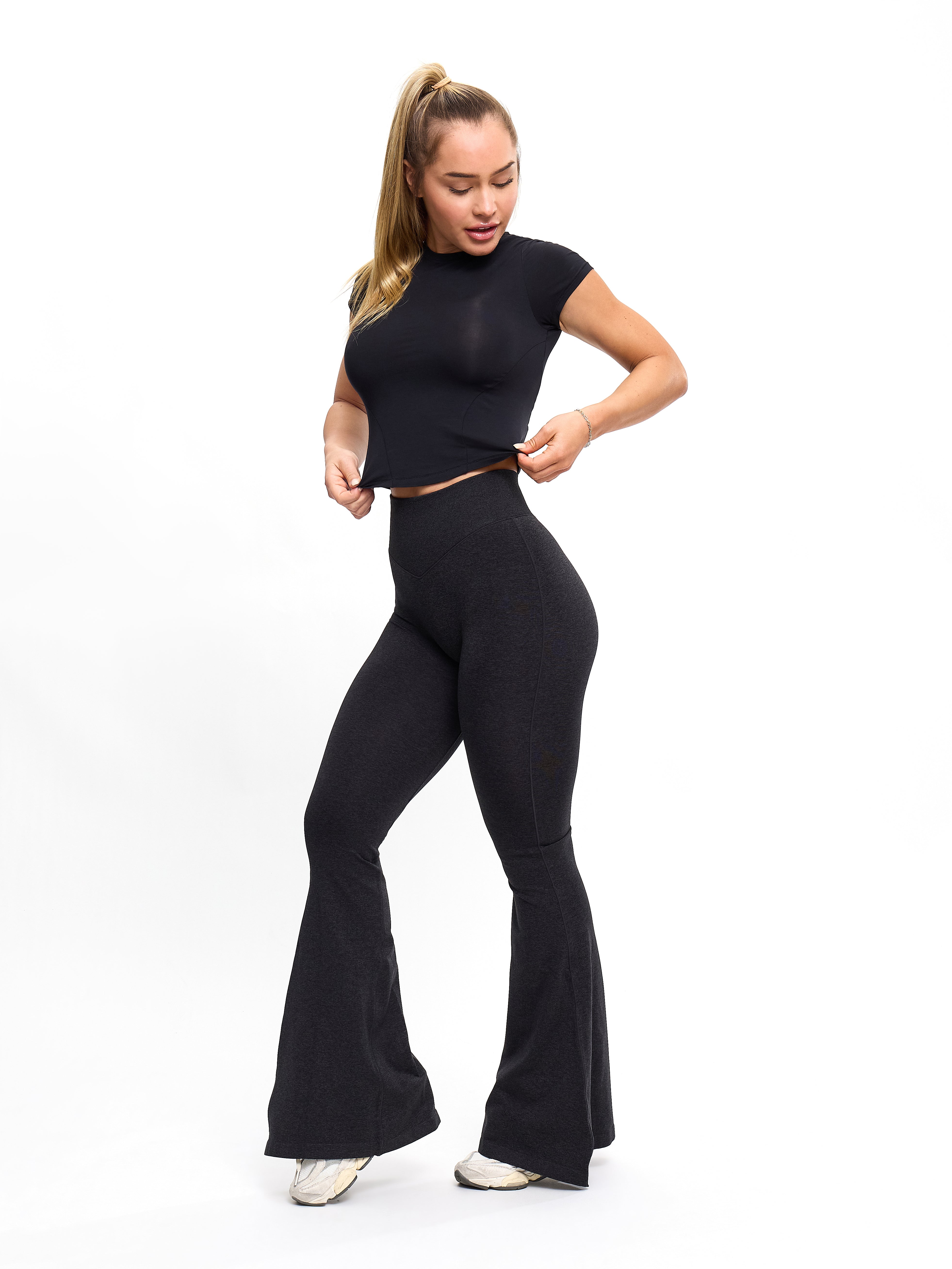 新品 PAMEO POSE / 4 LINES FLARE LEGGINGS 4 Lines Flare Leggings – PAMEO POSE | 公式オンラインストア