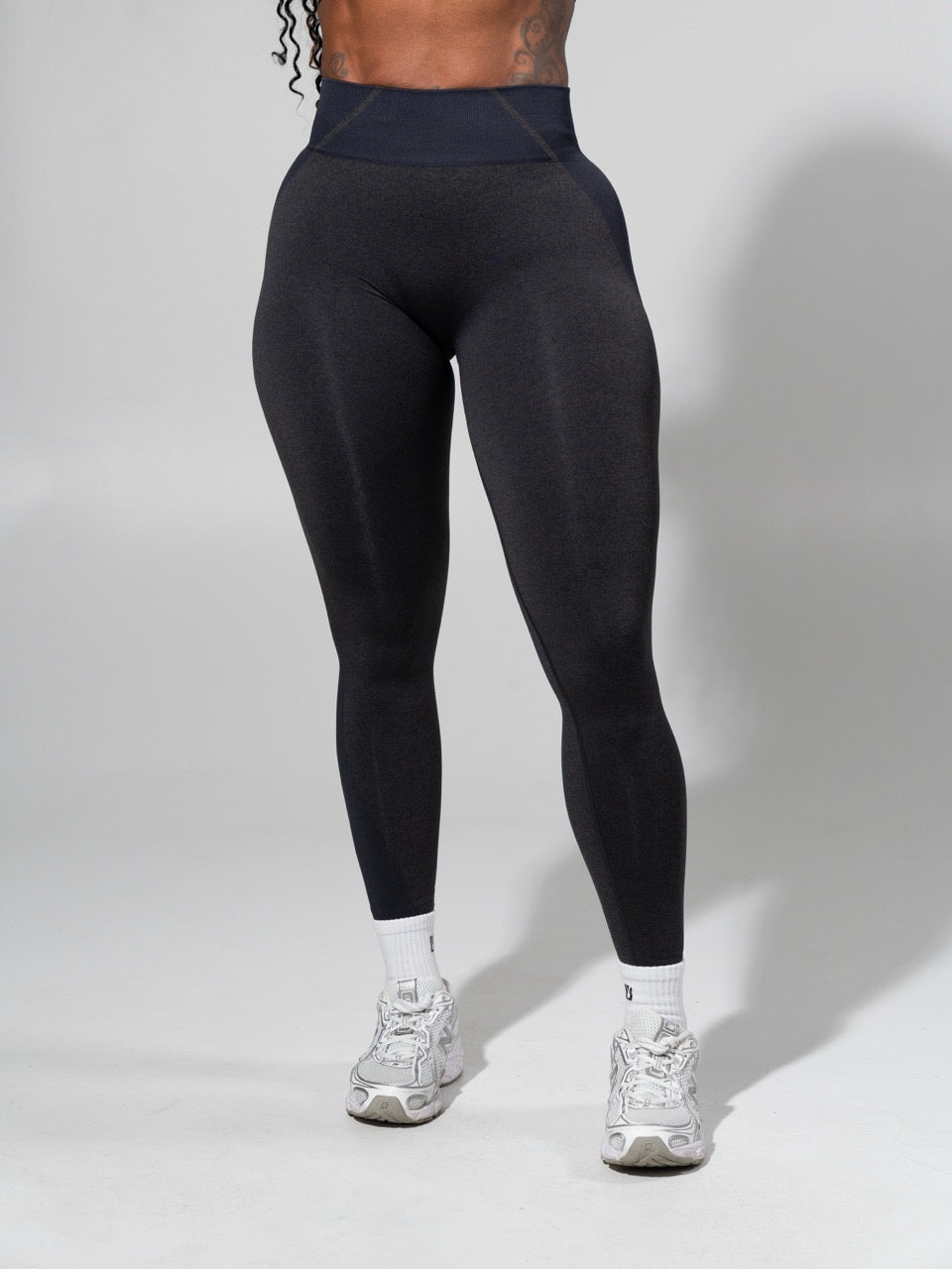 **PREORDER**Shade Seamless Legging - Heather Black and Charcoal