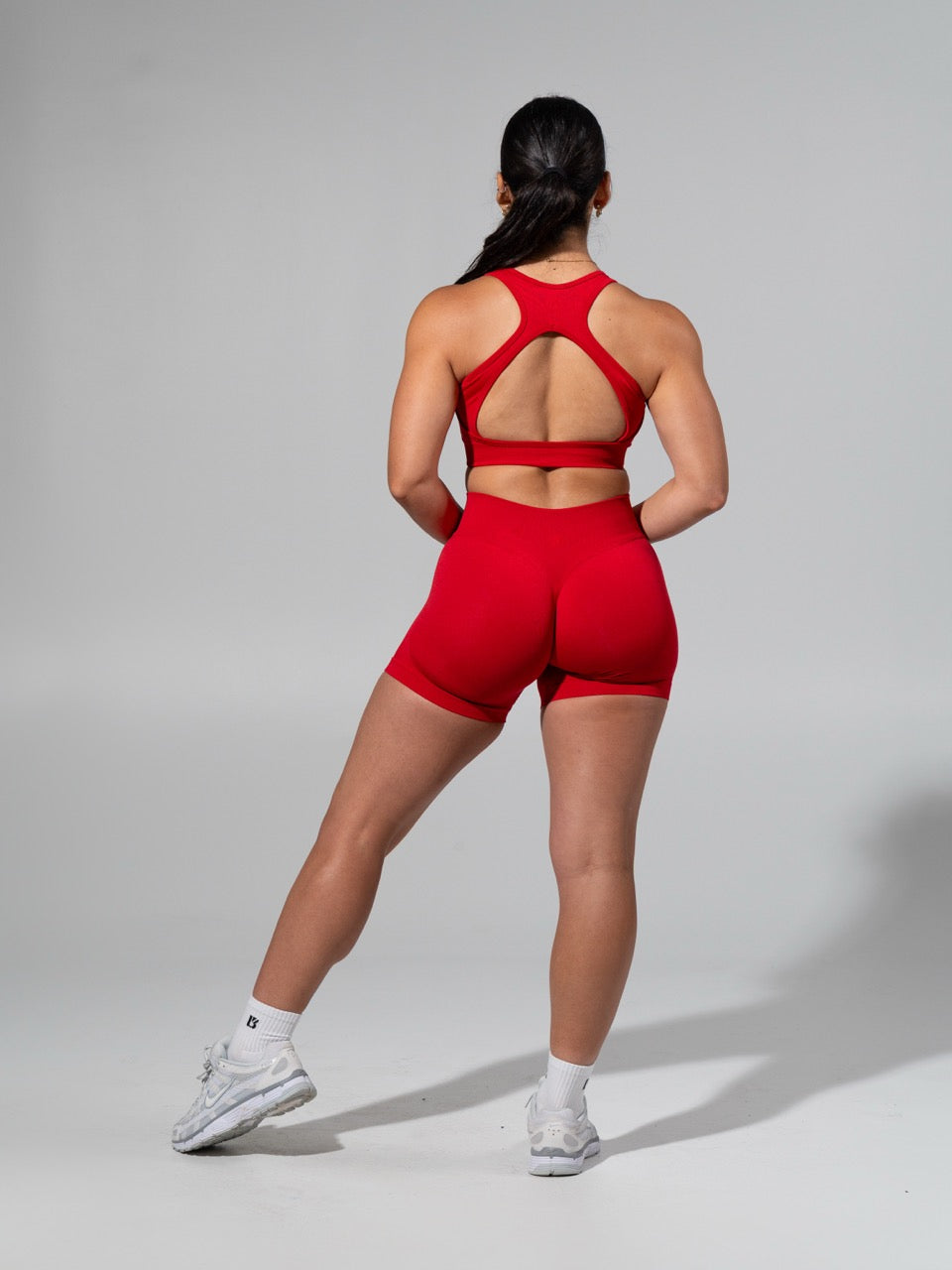 **PREORDER** Miracle Seamless Hip Rise Short 4.5" - Heather Lipstick Red