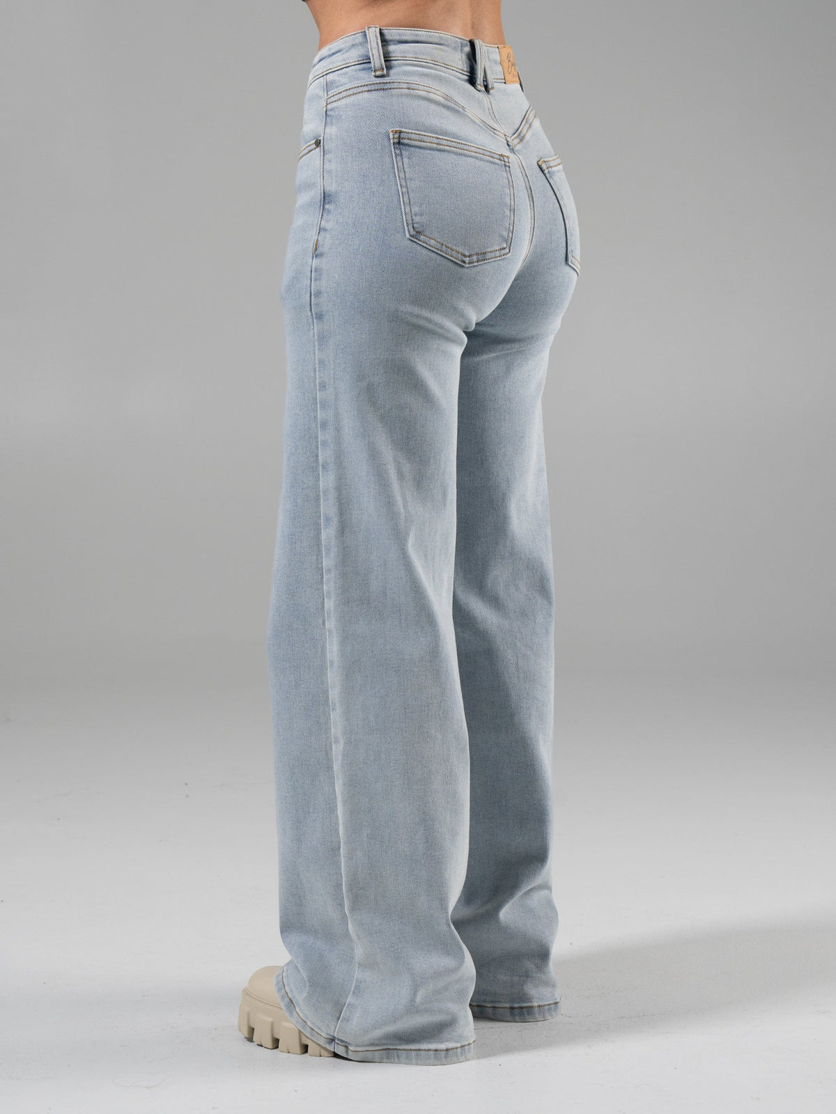 Cheeky Straight Leg Mid Rise Jeans - Light Wash
