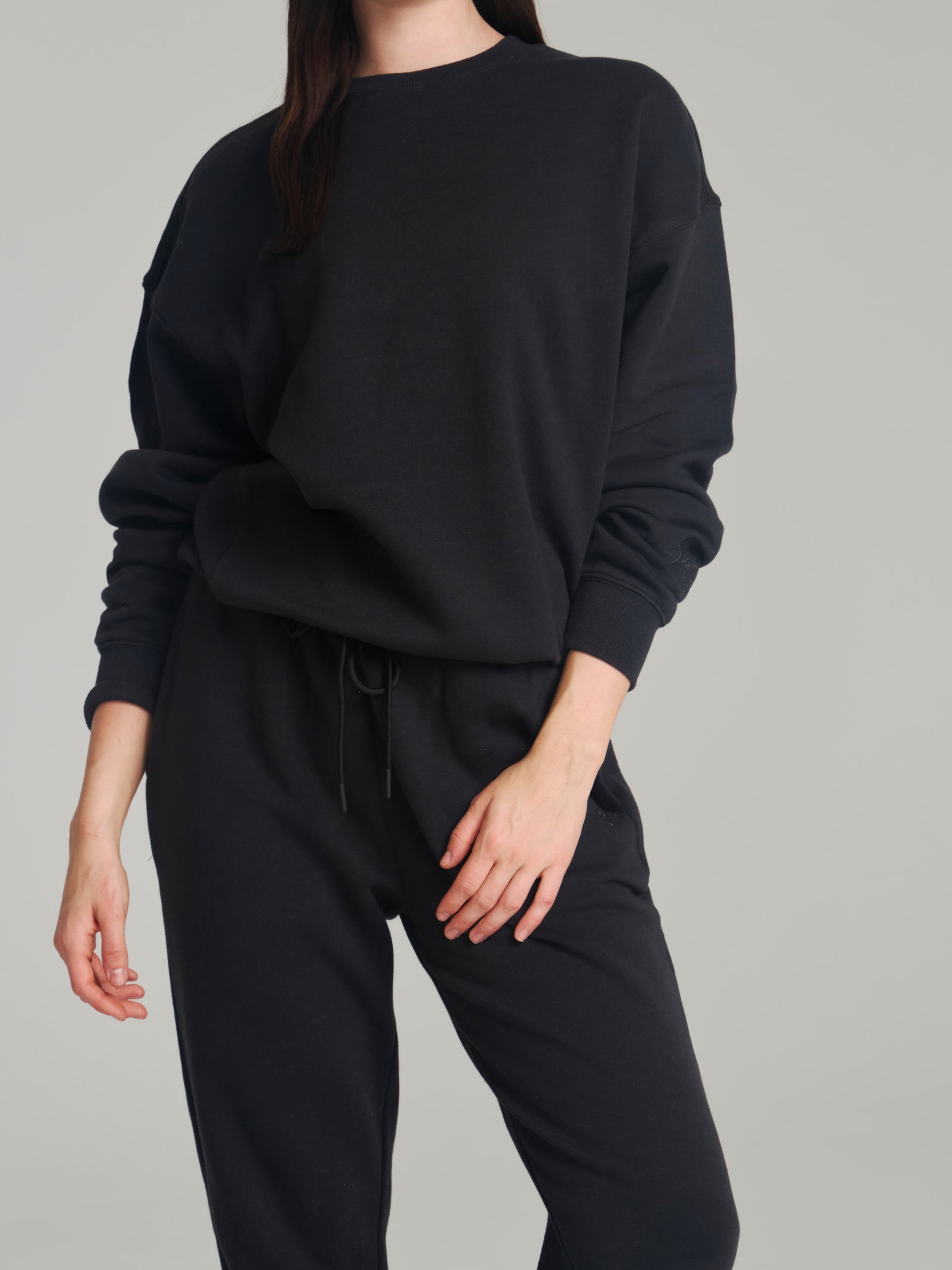 Threads Crew Pullover - Onyx Black