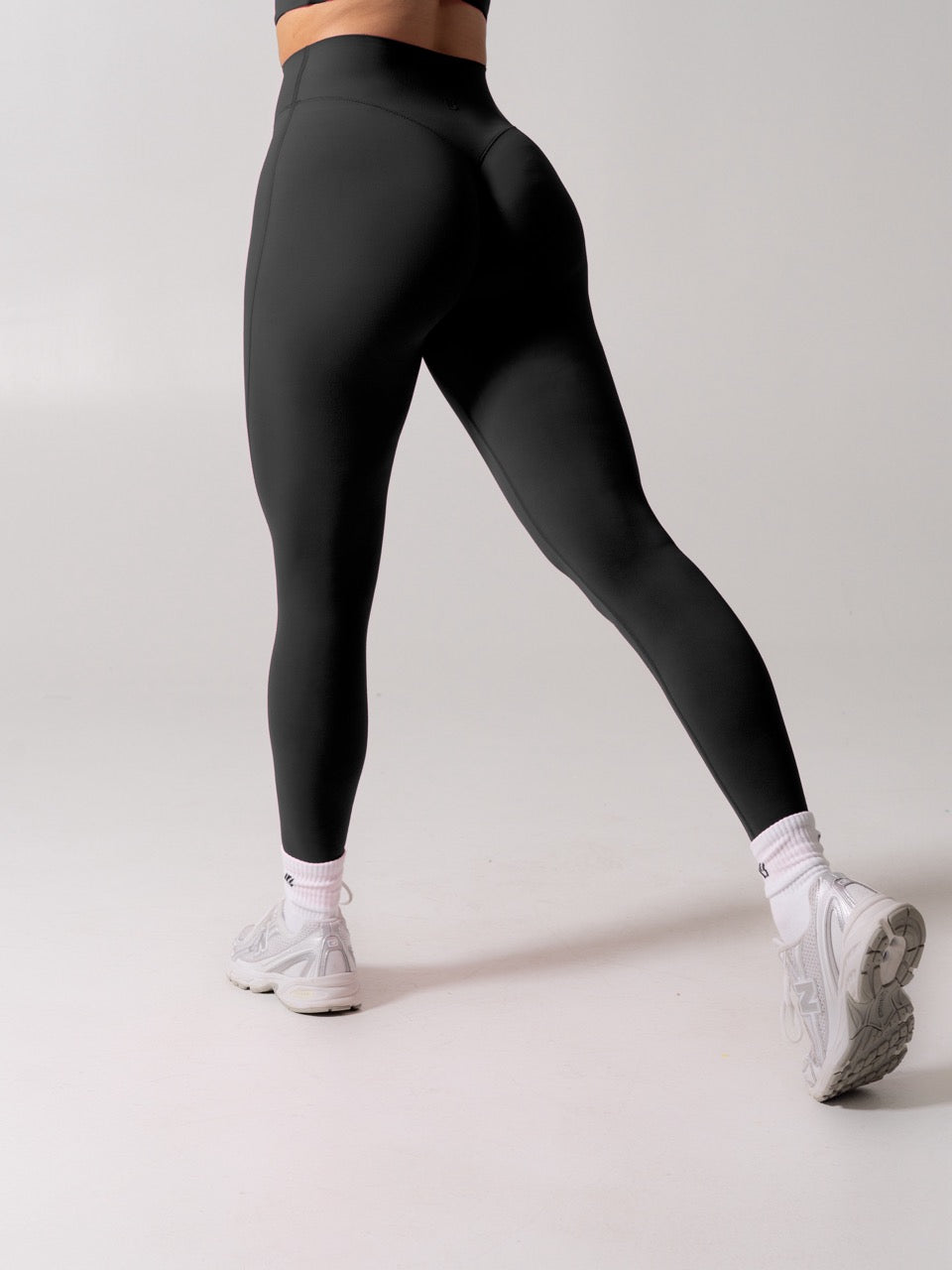 Poshknit Aggressive Scrunch Legging - Onyx Black