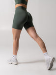 Poshknit Aggressive Scrunch Short 7" - Limon Pepino