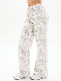 Plush Fleece Straight Leg Sweat Pant - Snow Camo