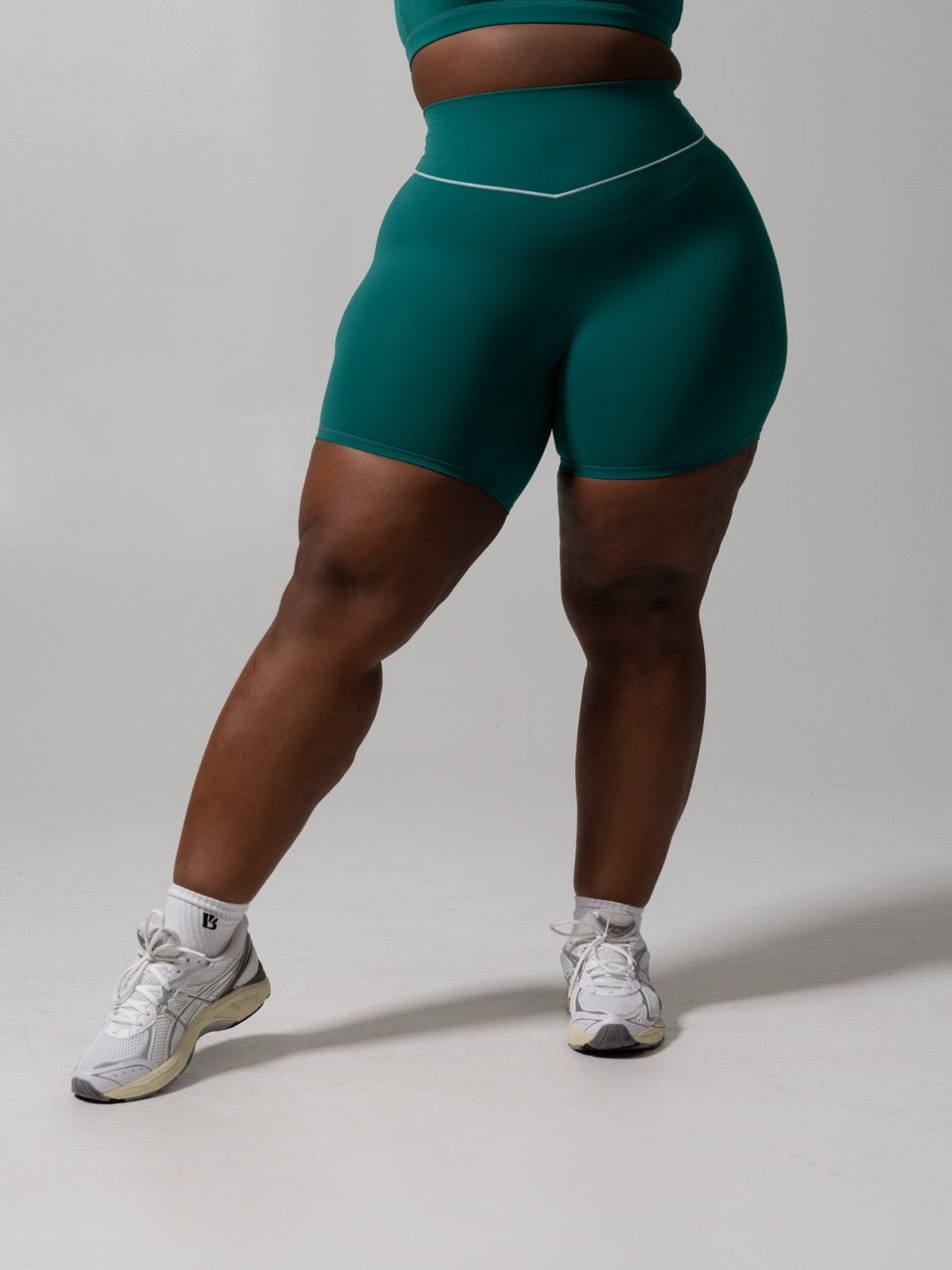 Micro Legacy Short 6" - Fresh and White