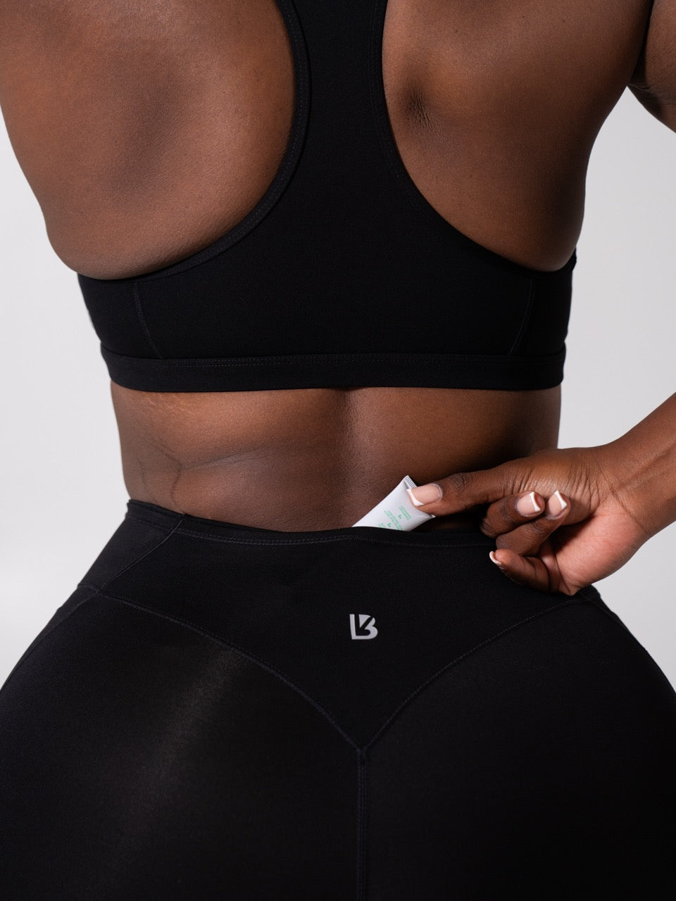 Airbrush Multi Pocket Legging - Onyx Black