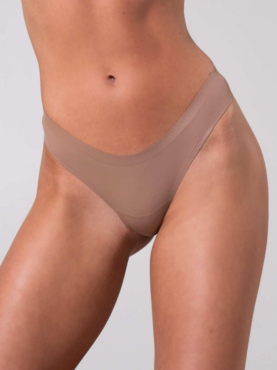 Invisible Hip Rise Thong - Cinnamon