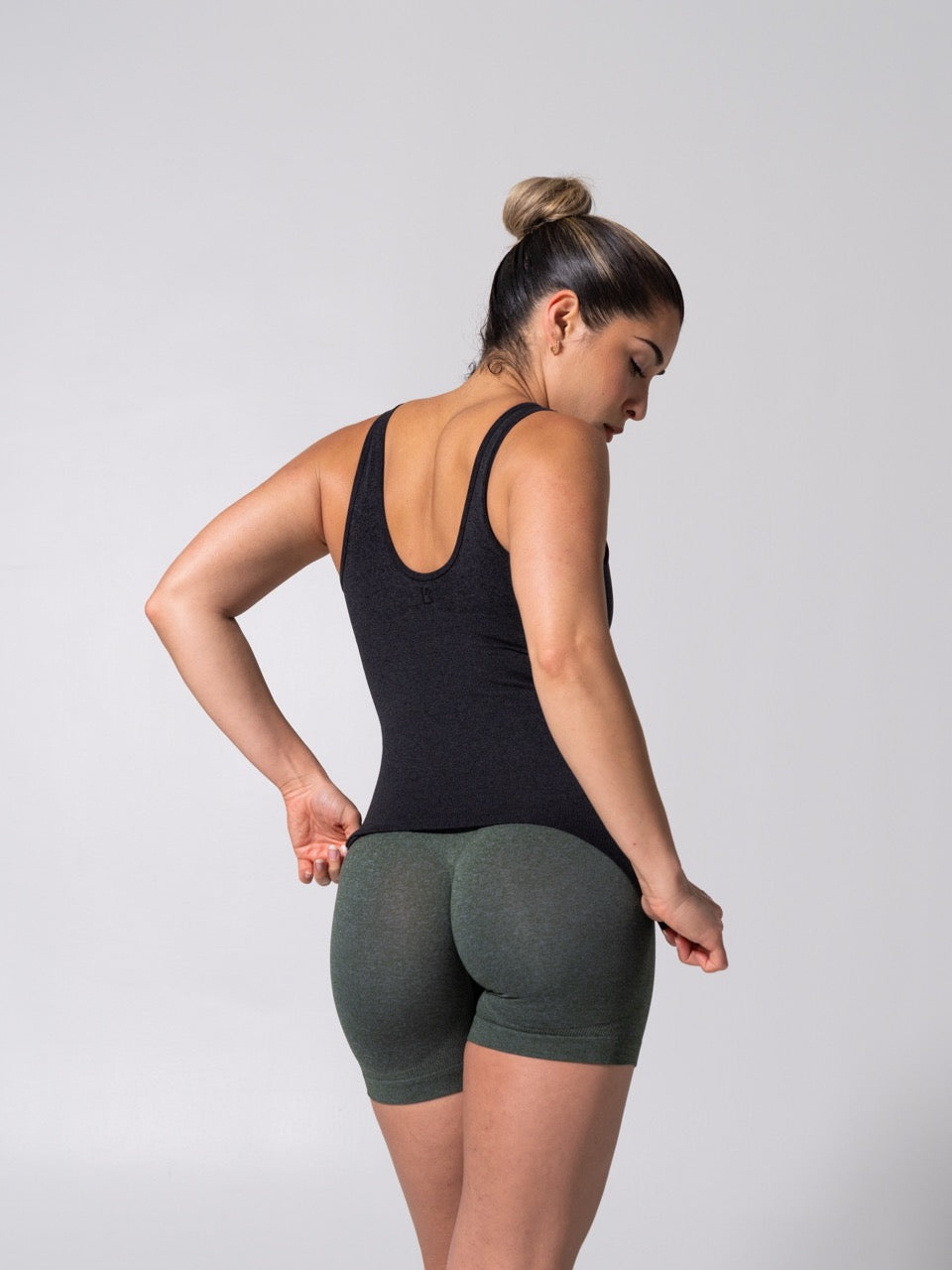 **PREORDER** Miracle Seamless Hip Tank - Heather Charcoal