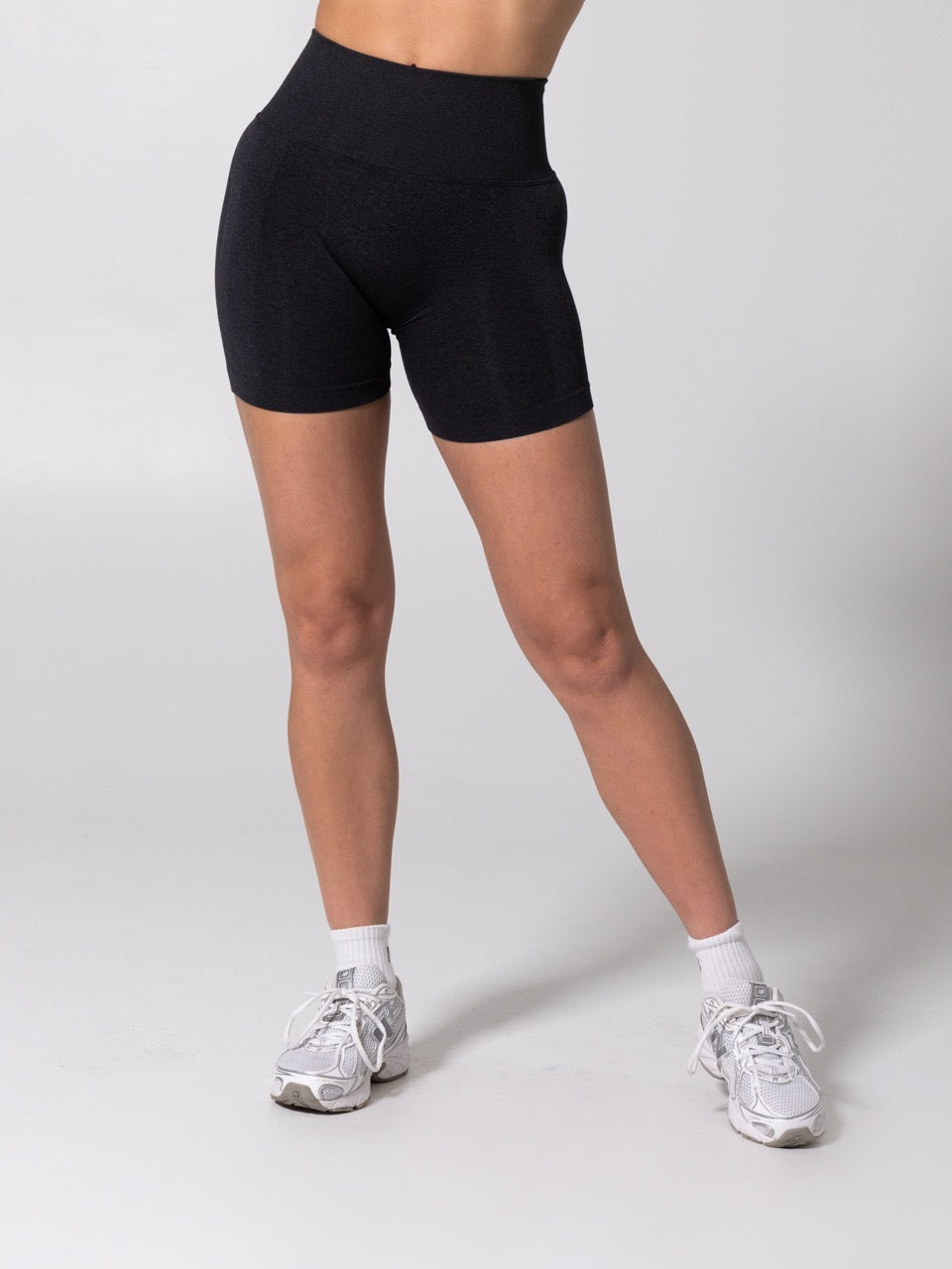 Miracle Seamless High Rise Short 4.5" - Heather Charcoal