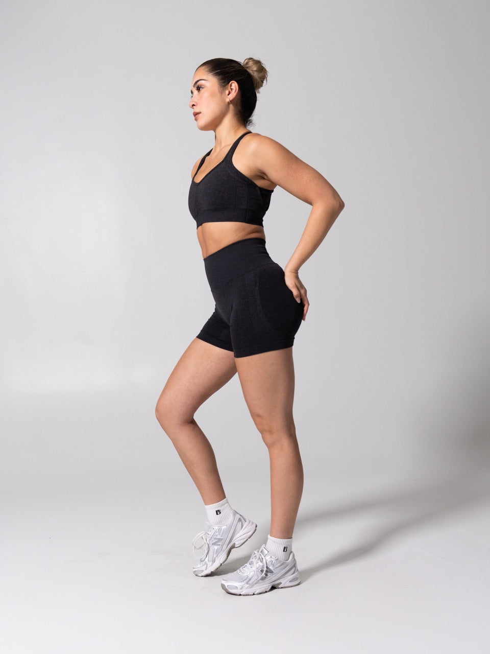 **PREORDER** Vida Seamless Sports Bra - Heather Charcoal