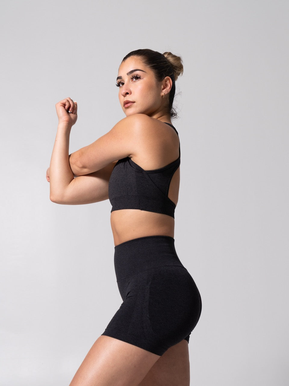 **PREORDER** Vida Seamless Sports Bra - Heather Charcoal