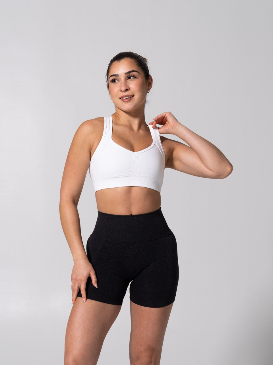 **PREORDER** Vida Seamless Sports Bra - White