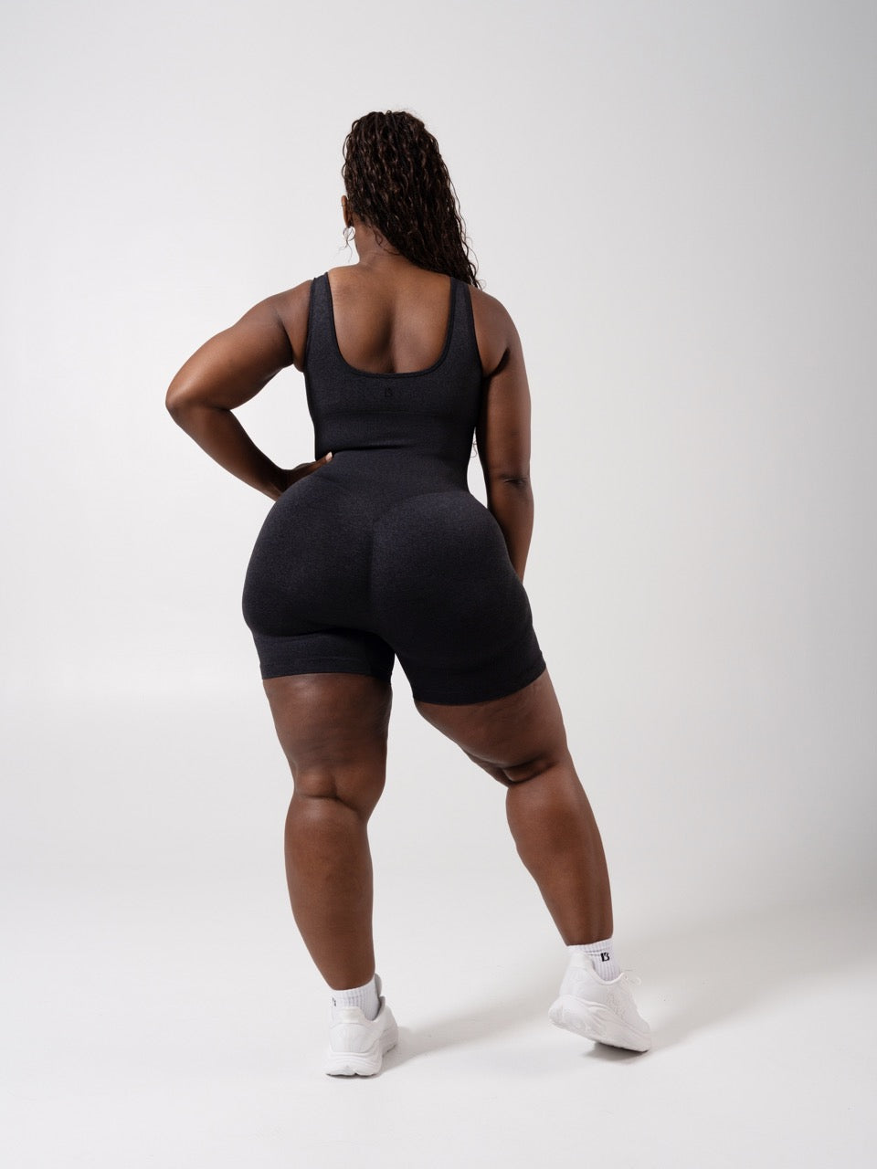 **PREORDER** Miracle Scrunch Seamless Bodysuit 5" - Heather Charcoal