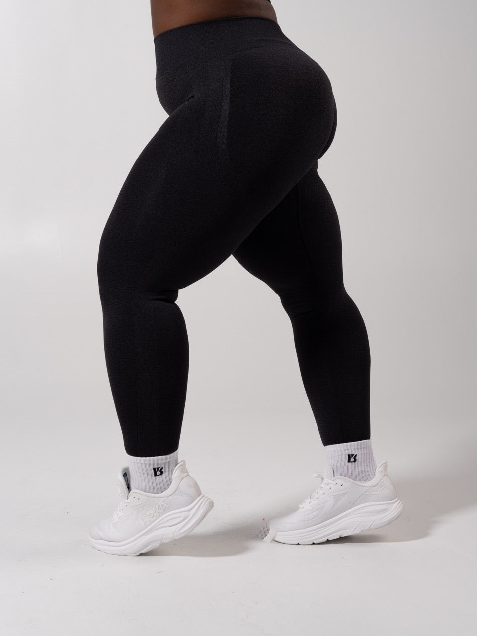 **PREORDER** Miracle Seamless Hip Rise Legging - Heather Charcoal