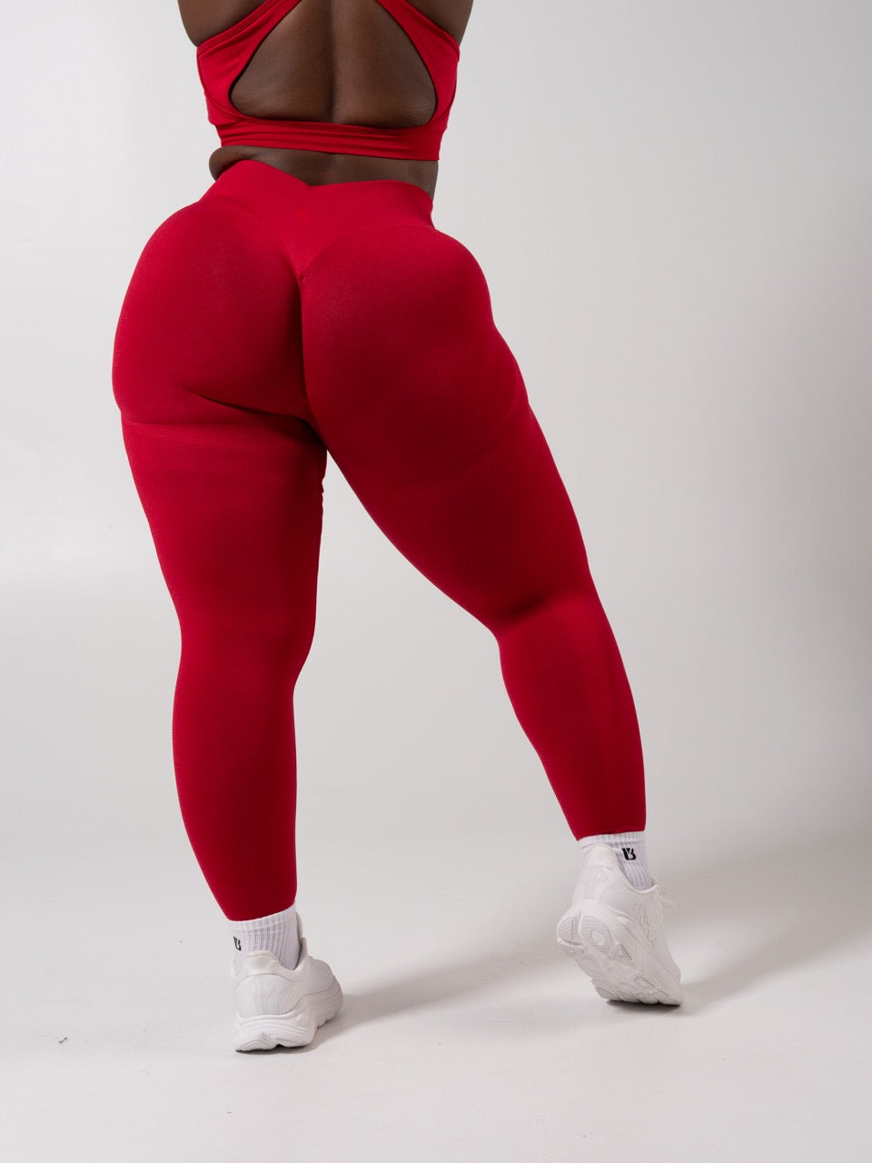 **PREORDER** Miracle Seamless Hip Rise Legging - Heather Lipstick Red