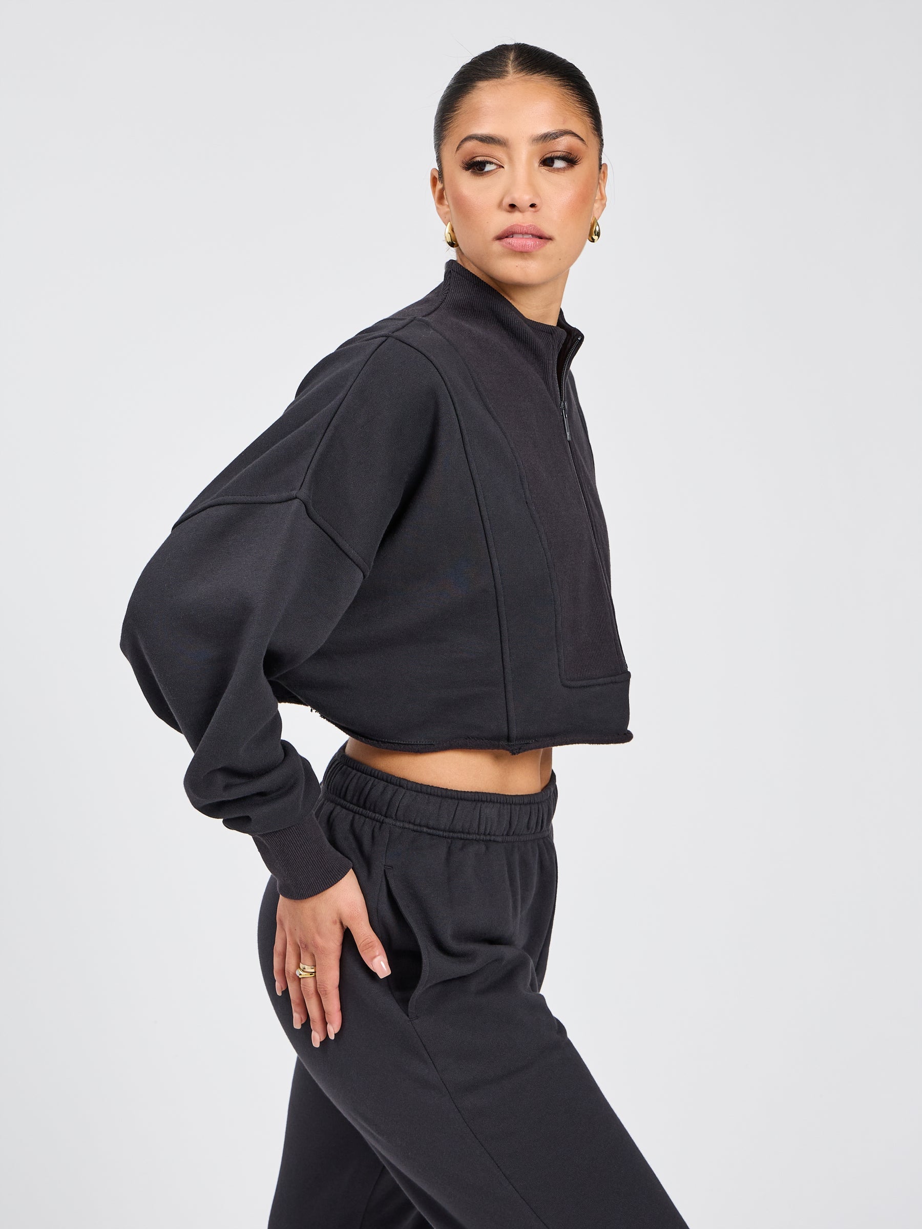 Threads Quarter Zip Crop - Onyx Black