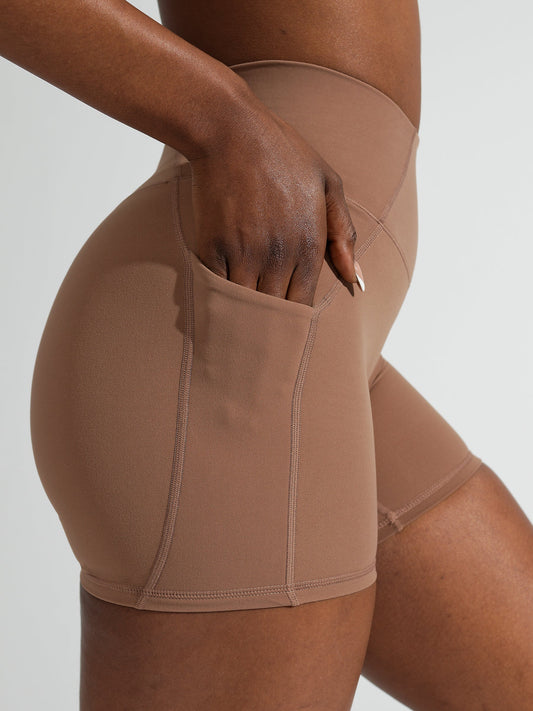 Contour Pocket Short 5" - Cocoa